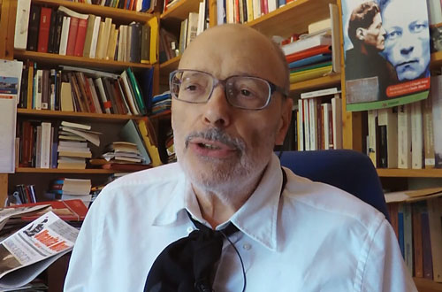 Claudio Venza nel suo studio nel 2019